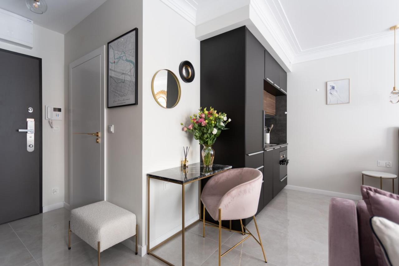 Golden Prince Apartment, So Close To Rynek! Free Parking Included. Wroclaw Dış mekan fotoğraf